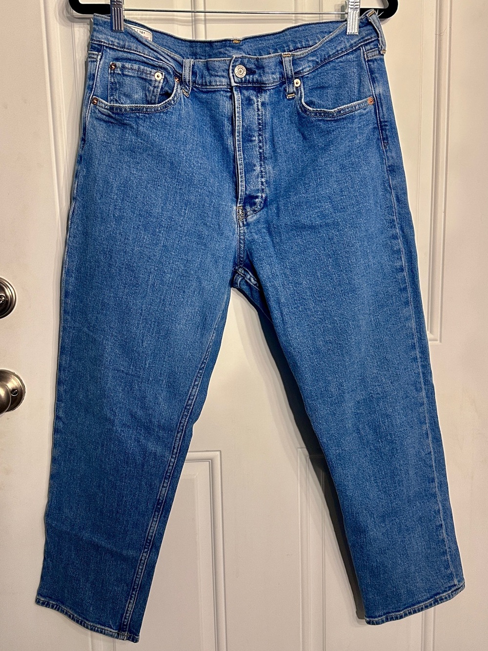 Gap women's medium blue cheeky straight high rise jeans - size 16R